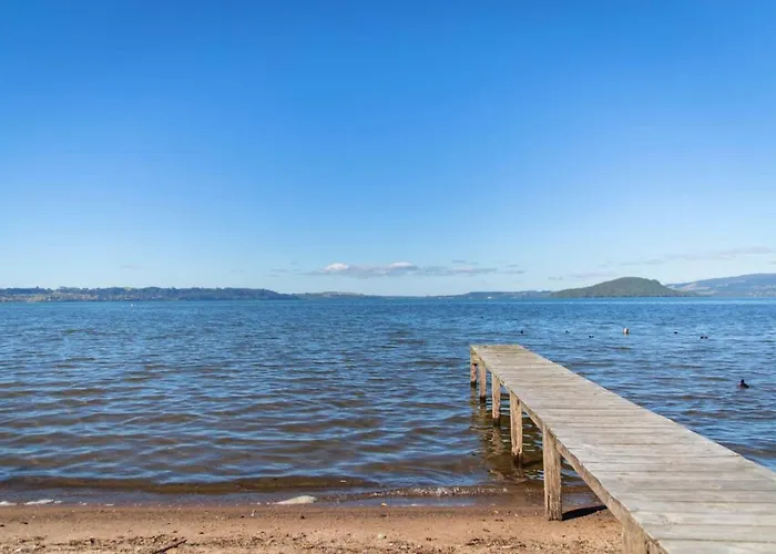 Parawai Lakehouse Sanctuary Vakantiehuis *
