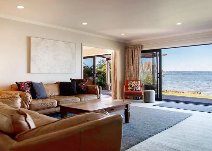 Parawai Lakehouse Sanctuary Vakantiehuis *