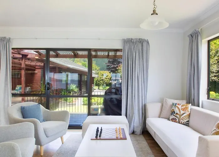 Ferienhaus Parawai Lakehouse Sanctuary *