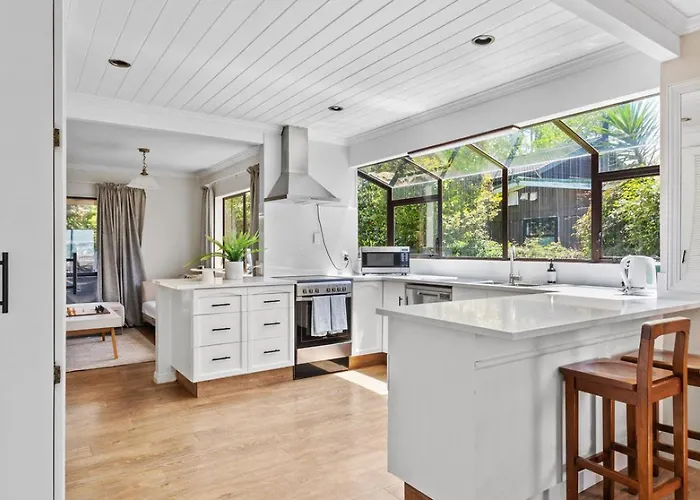 Ferienhaus Parawai Lakehouse Sanctuary